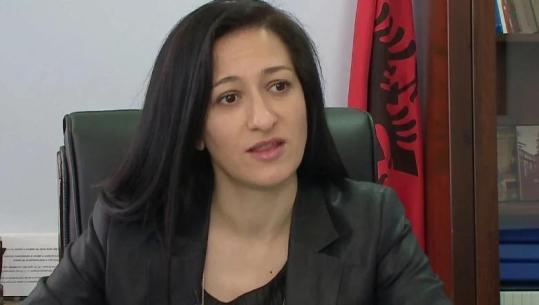 Auron Tare: Një shërbëtore pa dinjitet