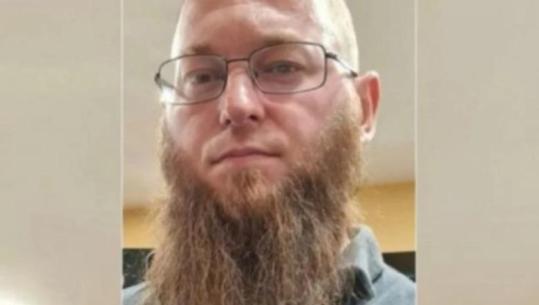 ‘E gjeta përgjuesin, por nuk e lëviza’/ Zbardhet dëshmia e dedektives private, kontrolloi shtëpinë e të shumëkërkuarit Erjon Llapushi