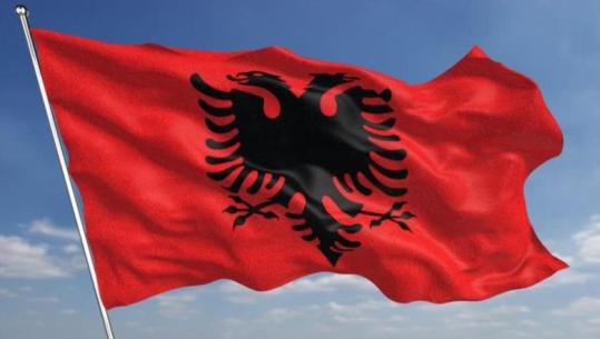 Ben Andoni: Flamuri jetim…