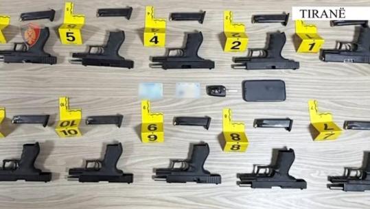 Trafikoi drejt Shqipërisë 12 pistoleta nga Kosova, në pranga 27-vjeçari! Armët do të shiteshin në Fresk, i kishte fshehur në kofanon e makinës (EMRI+VIDEO)