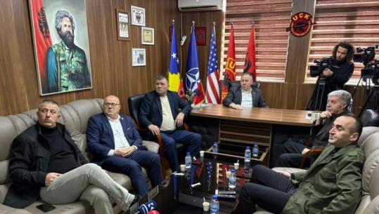 Fotolajm/ Veteranët e Uçk, ndjekin seancën me deklaratat përmbyllëse në Hagë