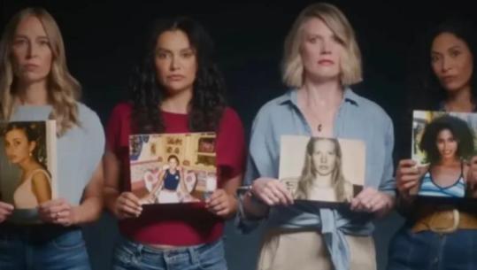 Viktimat e Jeffrey Epstein përçojnë mesazhin e fuqishëm në Super Bowl, kërkojnë publikimin e dokumenteve të mbetura