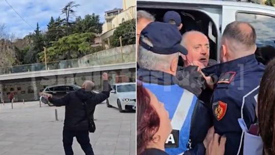 Protesta kundër projektit TID në Durrës/ Qytetarët përplasen me policinë, tentojnë të hyjnë me forcë në bashki! I vihen pas dhe këshilltarit bashkiak të PS