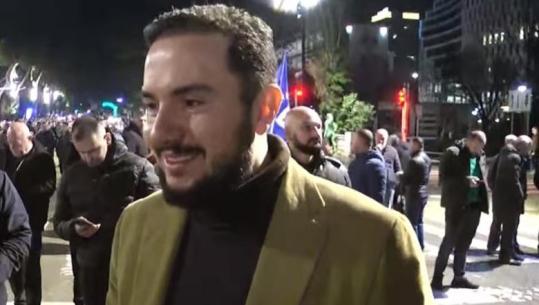 Salianji i zhgënjyer nga protestuesit: Prisja ata që kanë revoltë reale si Velipoja, Durrësi e Kamza (VIDEO)