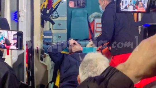 Dëmtohet efektivi i policisë, shoqërohet me barelë drejt spitalit (VIDEO)