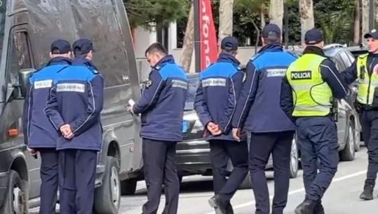 Vlorë/ Policia paralajmëron shoferët për largimin mjeteve nga Rruga e Re: S’do të ketë tolerime! Gjoba për ata që nuk respektojnë vendimin