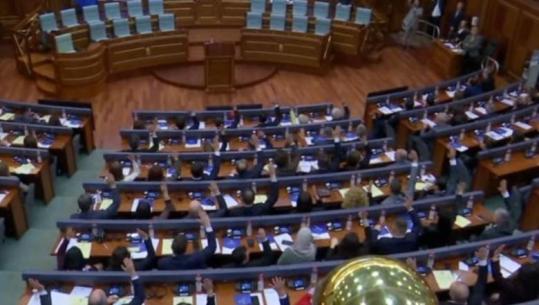 Albulena Haxhiu zgjidhet kryetare e Kuvendit të Kosovës