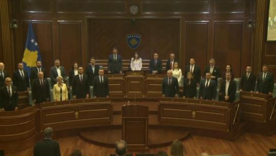  Konstituohet Kuvendi i Kosovës dhe votëbesohet qeveria e re, Albin Kurti kryeministër dhe Albulena Haxhiu kryeparlamentare
