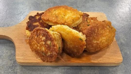 Petulla me miell misri nga zonja Albana