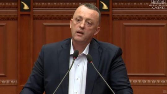 ‘Grupin e zjarrit e shpikët ju’, Agron Malaj drejton gishtin nga Berisha për 21 janarin: Përgjegjësit janë këtu në sallë