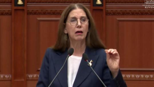 Interpelanca për dhunën nëpër shkolla/ Kumbaro-opozitës: Fenomen që përjetohet kudo, ju përdorni të miturit në protesta! Prezanton planin e masave për sigurinë