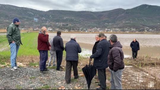 Përmbytjet, fermerët e Spitenit në Lezhë kërkojnë dëmshpërblim