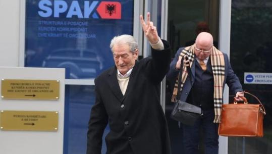 Genc Gjokutaj sulmon grupin e PD: Pse nuk pipëtitë ndaj sulmeve që Mila e Çaushi drejtuan ndaj Berishës?