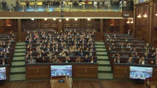 Kriza politike 1-vjeçare kishte krijuar ngërç, Kuvendi i Kosovës miraton Planin e Rritjes të BE-së! Vetëm Lista Serbe nuk e voton