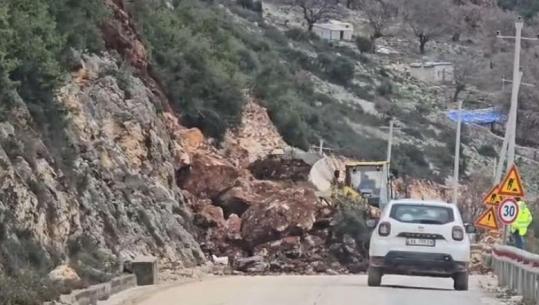 Vlorë/ Rrëshqitje gurësh në dalje të tunelit të Llogarasë, aksi u bllokua për gjysmë ore