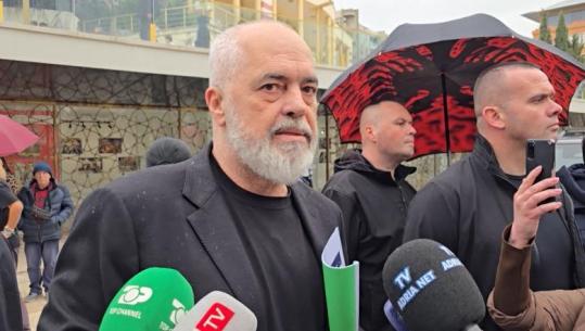 Projekti TID në Durrës/ Rama takim me familjet që do të shpronësohen: Do të rivlerësojmë banesat! Kush krijon probleme, i shkon pas 80-vjeçarit të rrjedhur  (VIDEO)