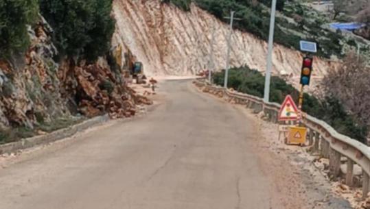 Bllokimi i rrugës në dalje të tunelit të Llogarasë/ ARRSH: U krye shpërthim i planifikuar për shkak të punimeve