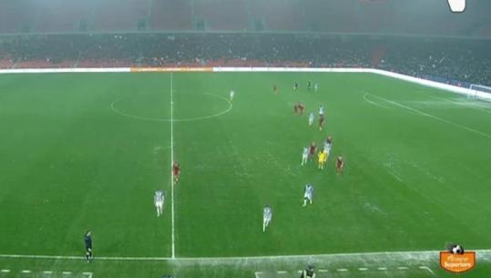 Vonohet nisja e pjesës së dytë, shiu shtyn për disa minuta derbin Partizani - Tirana