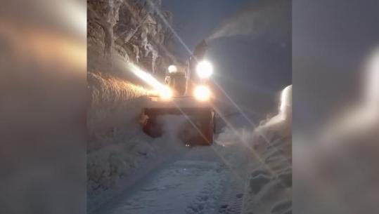 Reshjet e dëborës, ARRSH: Rruga drejt Thethit do të qëndrojë e mbyllur, rrezik nga ortekët! Qytetarët të shmangin aksin