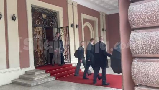 Nancy Vanhorn takim me Peleshin! Kryetari i Kuvendit: Shqipëria mbetet e angazhuar për të kontribuar në paqen euroatlantike! Nesër takohet me Ballën