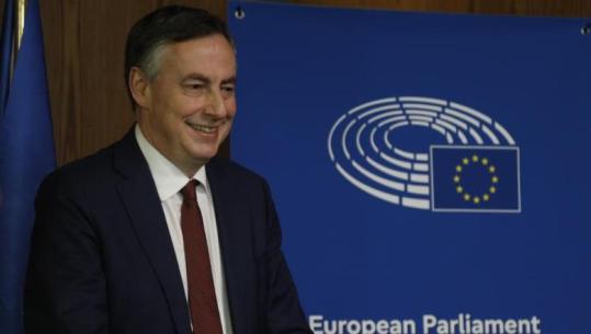 Protestat e dhunshme të Berishës, MCAllister: Nuk kanë vend në një demokraci funksionale