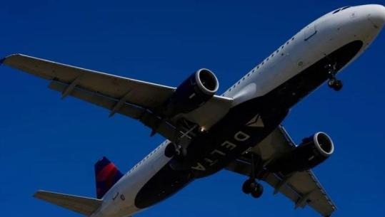 SHBA/ Pasagjeri tenton të hyjë në kabinën e pilotit, avioni bën ulje emergjente