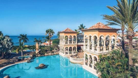 Rezervonte suita luksoze 1 mijë euro/nata për 1 cent, kapet 20-vjeçari që mashtroi hotelet në Spanjë