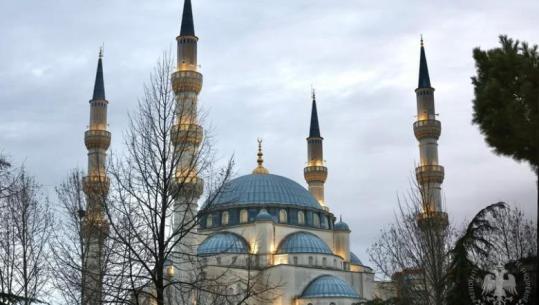 Nisja e muajit të Ramazanit, Rama dhe Begaj urojnë besimtarët myslimanë: Agjërim të lehtë dhe të pranuar!