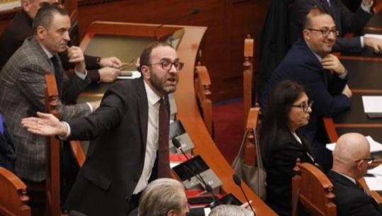 Marko Caka: Pse politika e ka kthyer Parlamentin në një mejhane batutash?