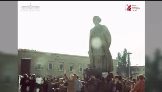Sot 35 vite nga rrëzimi i monumentit të Enver Hoxhës, momenti që shënoi fundin e diktaturës 