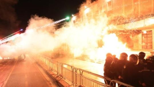 Ministrja Koçiu reagon pas dhunës nga militantët e Berishës: U bëjmë thirrje organizatorëve të protestës të ndalojnë