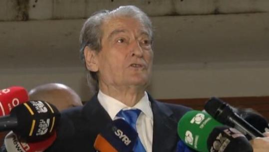 Berisha flet për protestë paqësore, por i quan militantët e vet ‘kryengritës të armatosur’