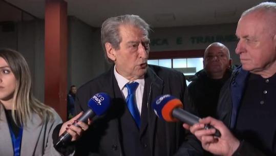 Berisha reagon nga Trauma për protestën: Mes efektivëve kishte kriminelë dhe të droguar, Policia tentoi të pushtonte Xhaminë e Namazgjasë