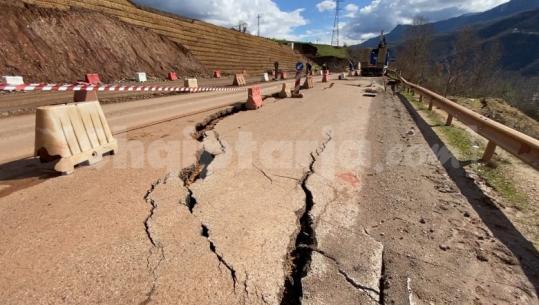 Dëmtimi i rrugës në aksin Librazhd-Prrenjas 'paralizon' juglindjen, bllokohet totalisht qarkullimi për të gjitha mjetet! Ja rruga alternative për veturat (VIDEO)