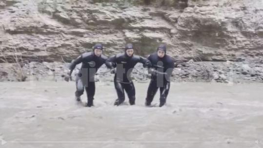 Bllokohet në Kanionet e Osumit 22-vjeçari, u fut vullnetar për gjetjen e Ilir Kurtit! Vijon operacioni për shpëtimin e të riut