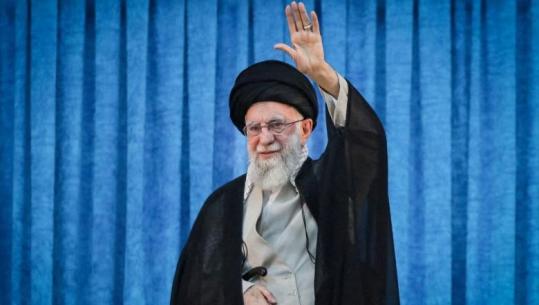 Iran/ Khamenei përgatit pasardhjen e tij: Nëse vritet, pushteti i kalon një triumvirati