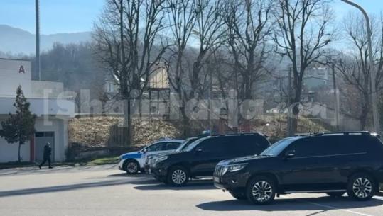 Rrugët drejt juglindjes të bllokuara, kryeministri Rama me helikopter në Korçë! Do të inspektojë punimet në Polin e Dijes