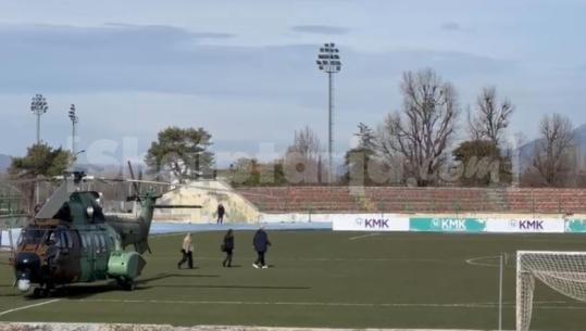 Kryeministri Rama mbërrin në Korçë me helikopterin e Forcave të Armatosura (VIDEO)