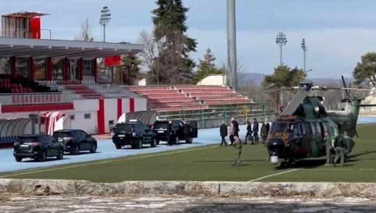 Shkoi në Korçë me helikopter pas bllokimit të rrugës Librazhd-Pogradec, Rama i përgjigjet opozitës: Ligësi e madhe t'i faturosh qeverisë një rrëshqitje gjeologjike