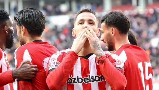 E hëna e shqiptarëve në Turqi, Rey Manaj gol dhe asist! Valon Et'hemi dopietë me fanellën e Sivassporit