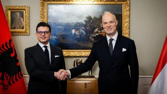 Vengu dhe ministri hungarez i Mbrojtjes rikonfirmojnë bashkëpunimin: Partneritet i thelluar dhe mbështetje e qartë për integrimin europian të Shqipërisë