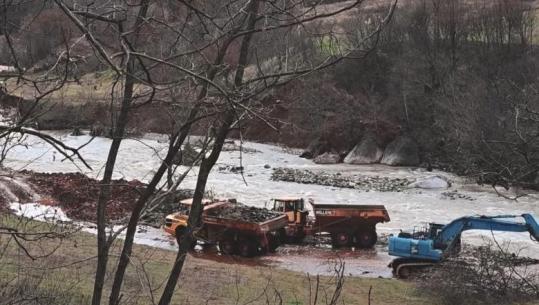 Zgjerimi i rrugës Elbasan-Qafë Thanë me 'kosto të padukshme' për lumin Shkumbin