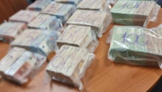 U kap duke transportuar 1 milion euro nga Serbia në Kosovë, kush është polici i Komisariatit nr.5 në Tiranë