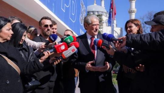 Molotovët drejt xhamisë/ Berisha nuk tërhiqet nga dhuna: Ne mbajtëm qëndrim korrekt! PS është organizatë kriminale