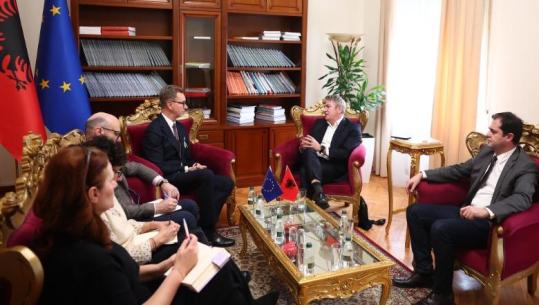 Gonzato takon Gjiknurin dhe Bylykbashin: Reforma zgjedhore të rrisë transparencën në financimin e partive dhe të parandalojë keqpërdorimin e burimeve shtetërore