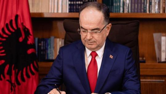 Begaj dekreton ligjin për konfliktin e interesit: Gjoba deri në 500 mijë lekë për zyrtarët