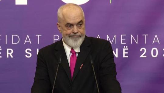 Rama ironizon partitë e reja: Shqipëria ecën përpara vetëm me ne! Jo me ballistin Agron dhe komunistin Arlind që shohin nga 'Stacioni i Trenit'