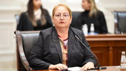 Ministrja e Arsimit në RMV refuzon të flasë shqip me gazetarët: Ka vetëm një gjuhë zyrtare, mësoni maqedonishten