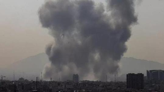 SHBA dhe Izraeli sulmojnë Iranin, Teherani përgjigjet: Është luftë! Shpërthime në Tel Aviv! Baza e flotës amerikane në Bahrein është goditur! Raketa iraniane edhe drejt Katarit, Emirateve dhe Kuvajtit (VIDEO)