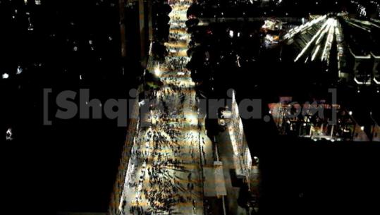 PAMJET ME DRON/ Berisha protestë para Kryeministrisë, tkurret numri i militantëve